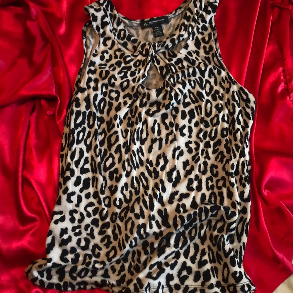 Sexy cross front animal print top.